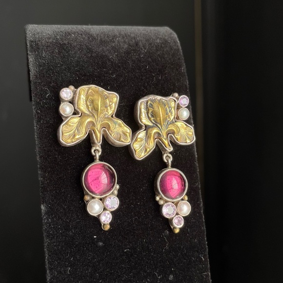 Echo of the Dreamer Mars and Valentine golden Orchid Floral Earrings - Picture 6 of 12
